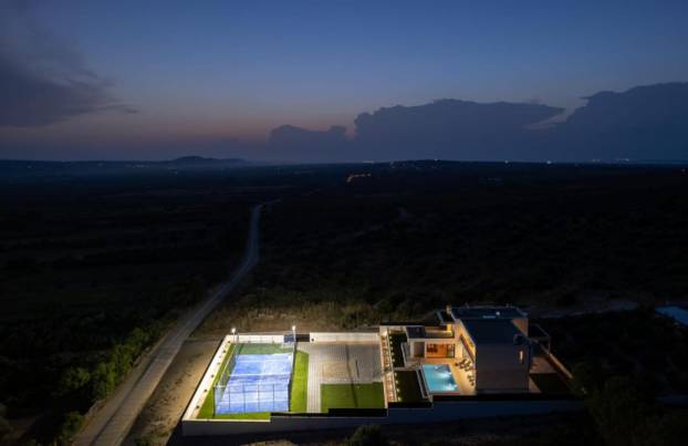 FOTO To je san snova za svakog muškarca! 'Vatreni' je izgradio vilu koja ima nogometni teren