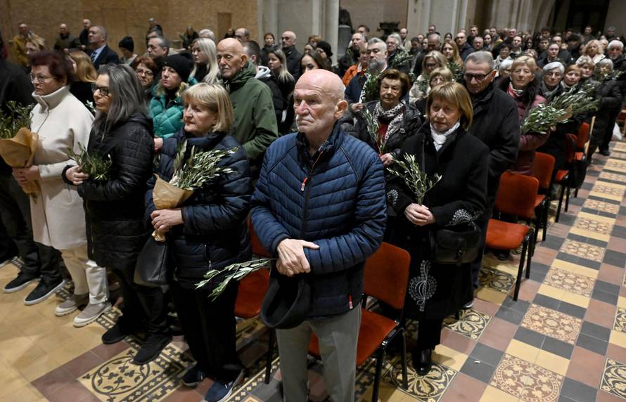 Zagreb: Nadbiskup Kutleša predvodio je svečano euharistijsko slavlje Nedjelje Muke Gospodnje - Cvjetnice