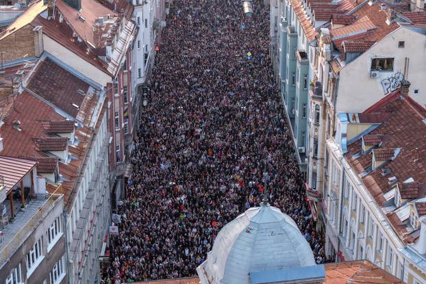Sarajevo: Pogled iz zraka na okupljanje građana u čast Halidu Bešliću