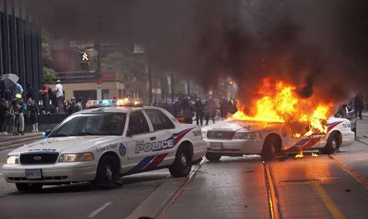 Buknulo nasilje u Torontu: Policija uhitila 400 ljudi 