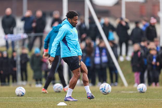 Bjelovar i Dinamo sastali se u osmini finala Hrvatskog nogometnog kupa, zagrijavanje