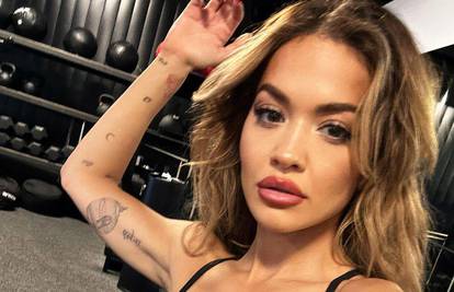 Rita Ora na jahti je pokazala isklesanu liniju: 'Doslovno si najzgodnija žena na svijetu'