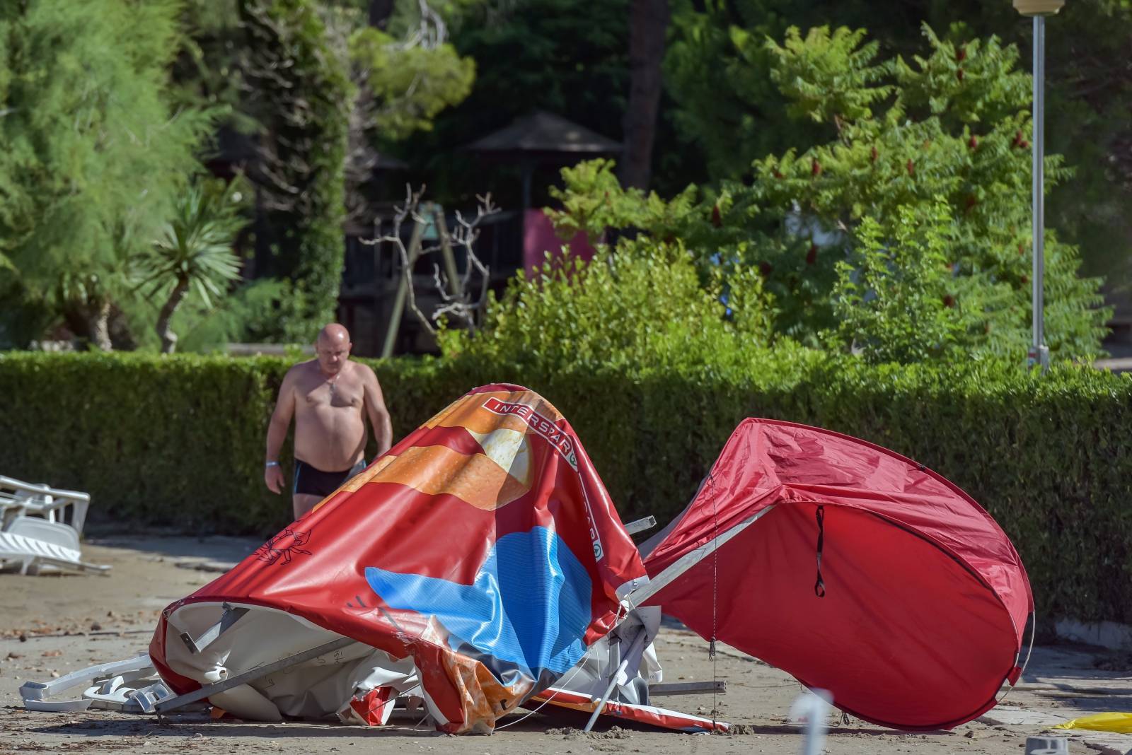 Zadar nakon olujnog nevremena: SruÅ¡ena stabla, uniÅ¡tene kuÃ¦ice u novom kampu