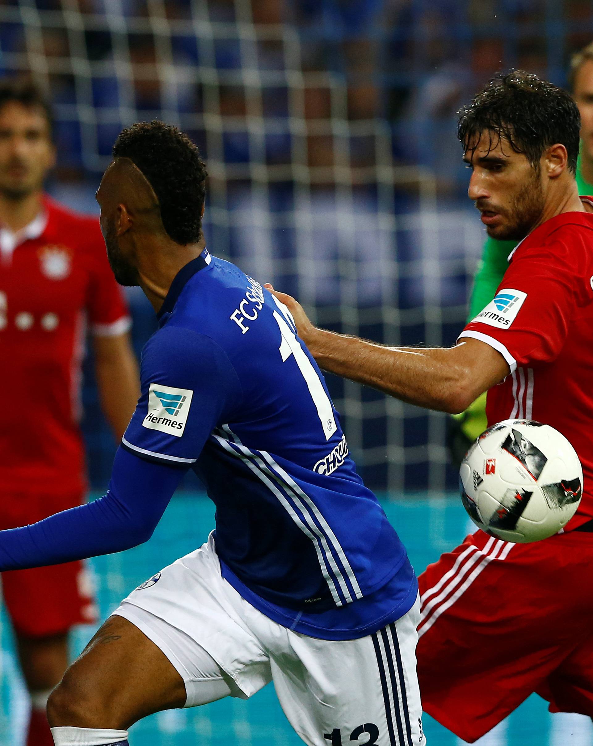 Football Soccer - Schalke 04 v Bayern Munich - German Bundesliga