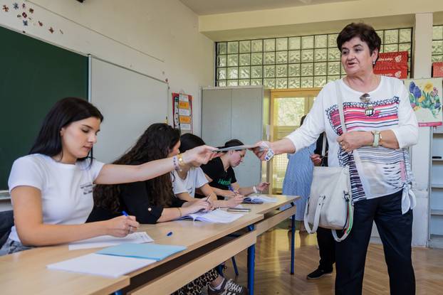 Stobreč: Građani na glasovanju u OŠ Stobreč