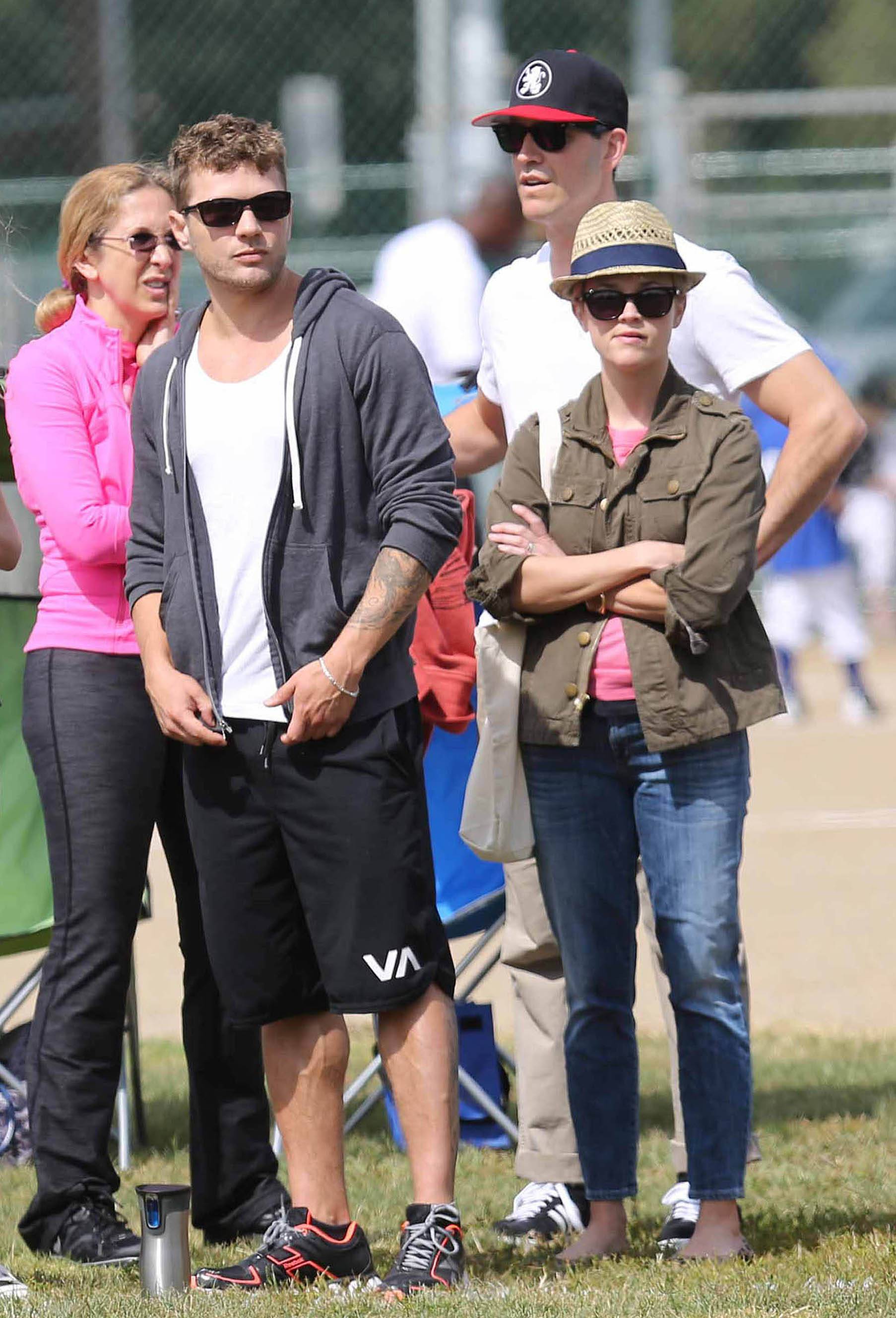 Reese Witherspoon and Ryan Phillipe Sighting - Los Angeles