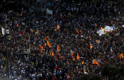 Protiv neovisnosti: Ustavni sud zabranio Kataloniji referendum