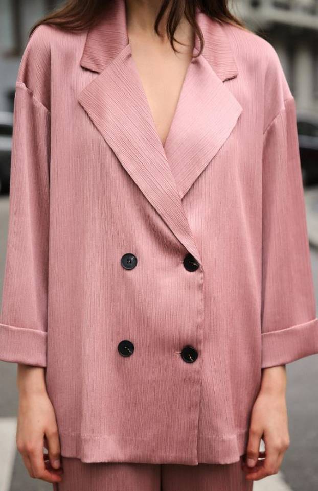 U modi su lagani sakoi i prsluci: Izabrali smo 20 najboljih