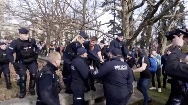 VIDEO Neredi na ulicama Varšave: Tisuće prosvjednika želi kraj uvozu ukrajinskog žita