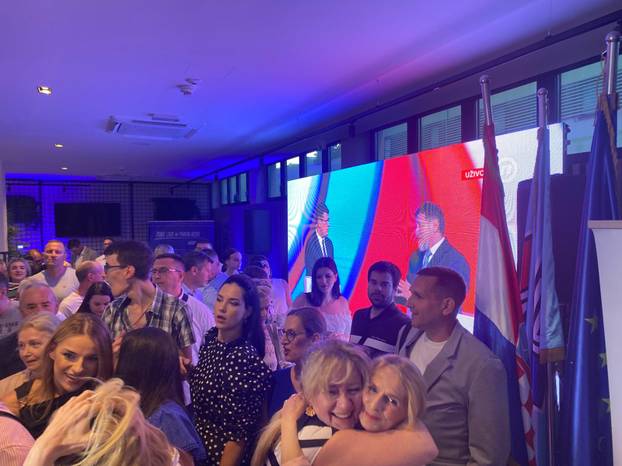 200 fotografija s izbora: Delirij u Splitu i Vukovaru,  velika fešta Rinčić i puse za Selak Raspudić