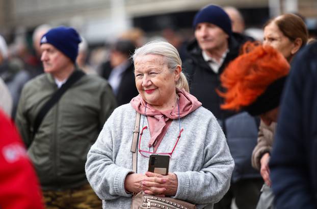 Zagreb, Prosvjed umirovljenika protiv siromaštva, korupcije i kriminala na glavnom gradskom Trgu