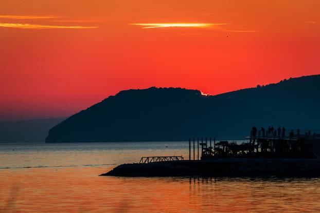 Zalazak sunca iznad Čiova promatran sa Žnjana