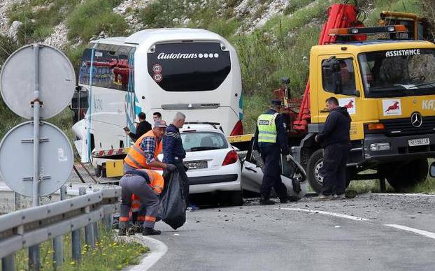 Bakarac: Jedna osoba poginula u sudaru autobusa i osobnog automobila