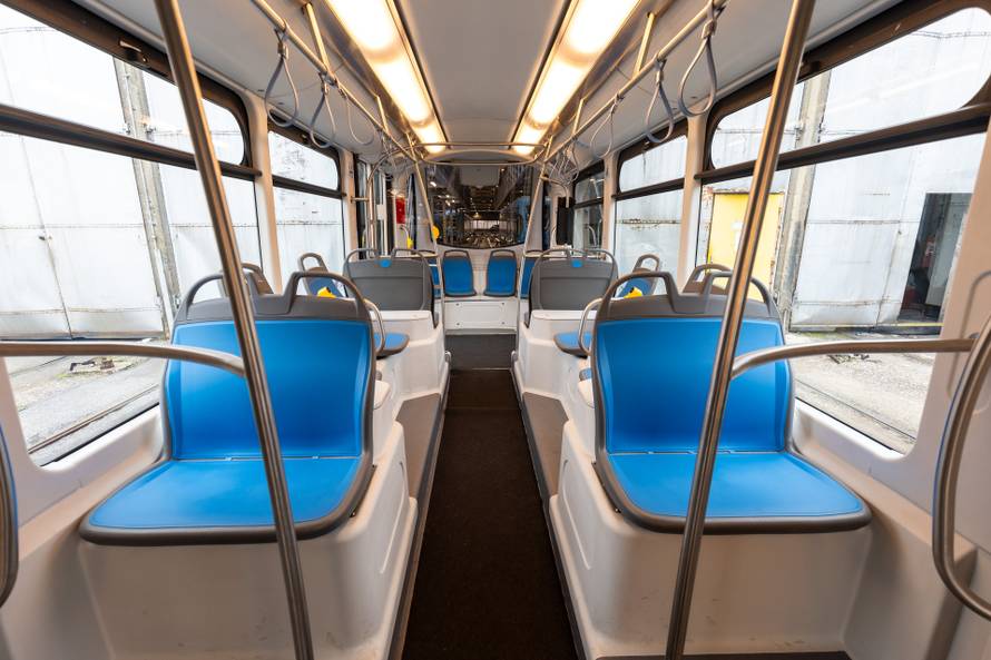 Novi zagrebački tramvaji imat će USB utičnice i baterije za autonomnu vožnju, u promet ga puštaju ovaj mjesec