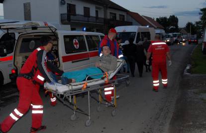 Stiže val: Iz ugroženih naselja Sl. Broda evakuirali 400 ljudi