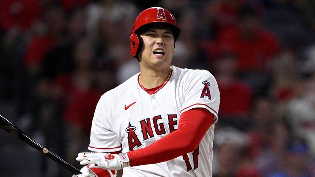 FILE PHOTO: MLB: Game Two-Cincinnati Reds at Los Angeles Angels