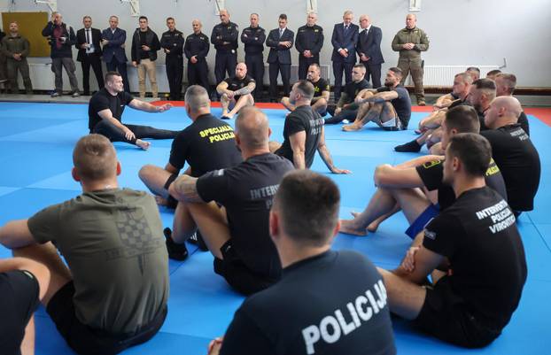 Zagreb: Ogledni trening Mirka Filipovića s pripadnicima specijalne i interventne policije
