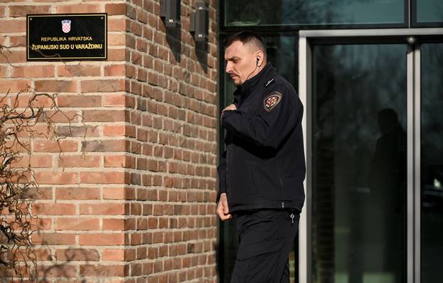 Varaždin: Srđan Mlađan pod jakim policijskim osiguranjem dolazi na Županijski sud