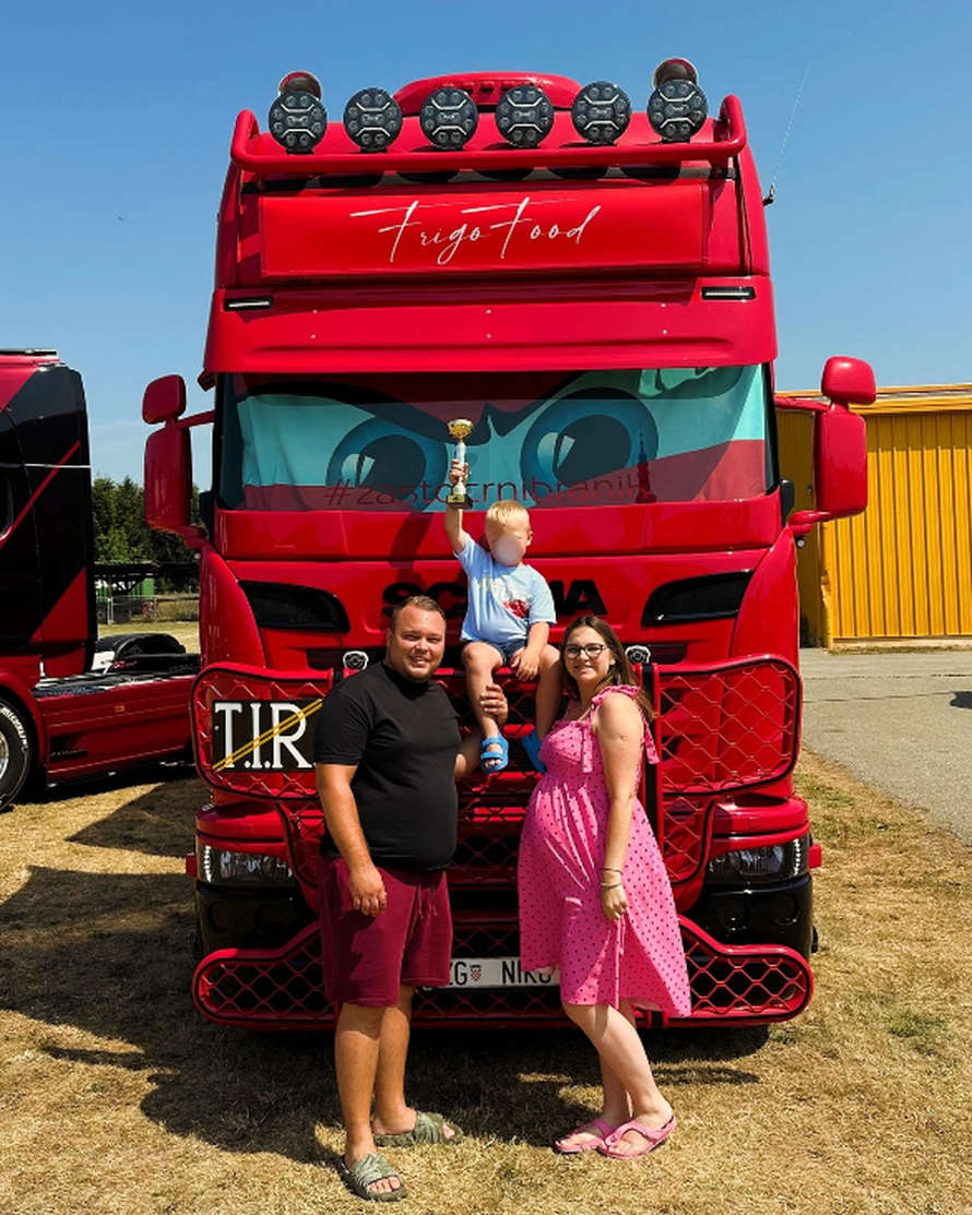 FOTO Josip je za sina 'oživio' Munjevitog Jurića: 'Grlio je kamion i skakao od sreće'