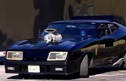 Američki policajac vozi auto kao iz filma Mad Max