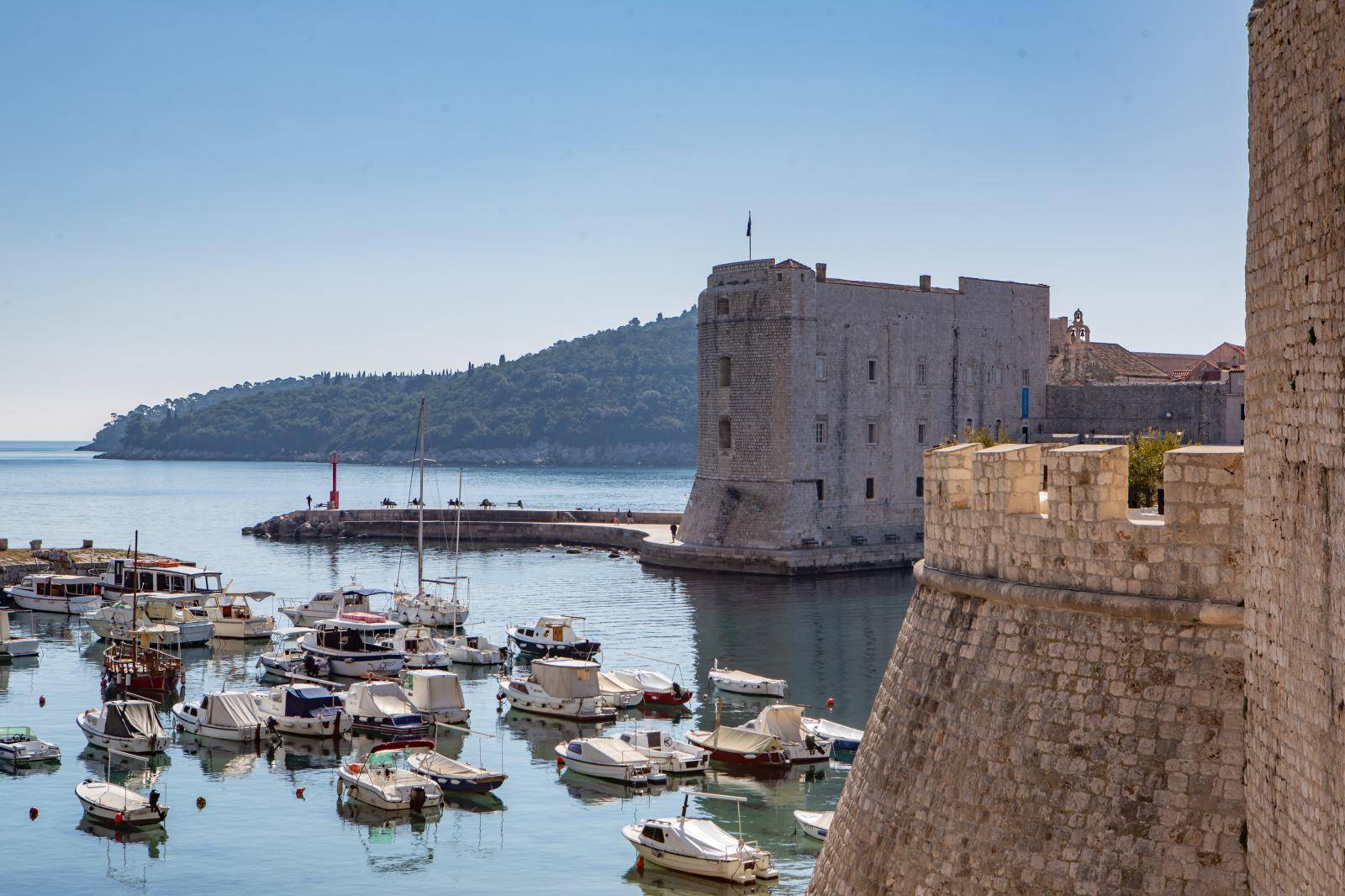 Dubrovnik: 'Loša kanalizacija uzrok je onečišćenja mora!'