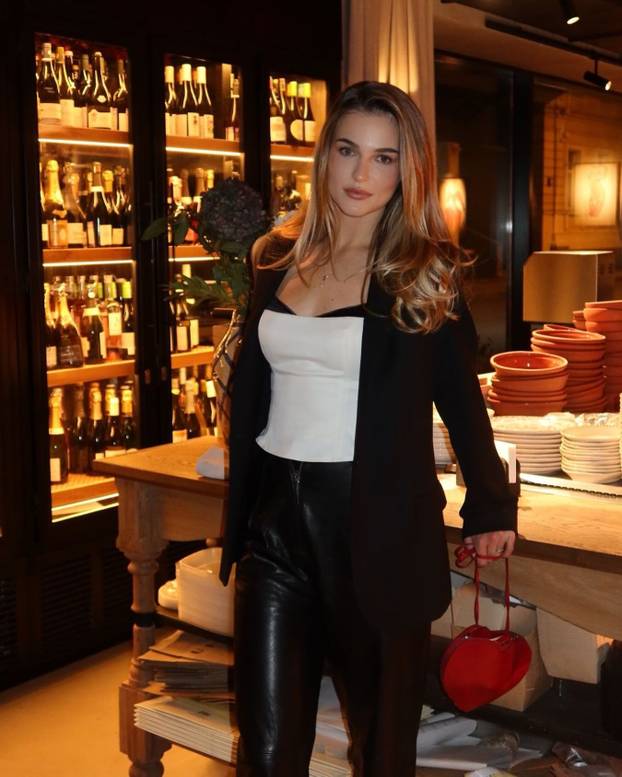 FOTO Teniska zvijezda uhodi poznatu Ruskinju! 'Stalno se javlja i zove me na spoj...'