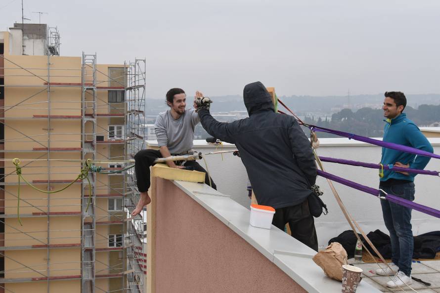 Pula: Neustra??ivi "nebeski hodaÄ?i" na visini od 40 metara izmeÄ?u dva nebodera