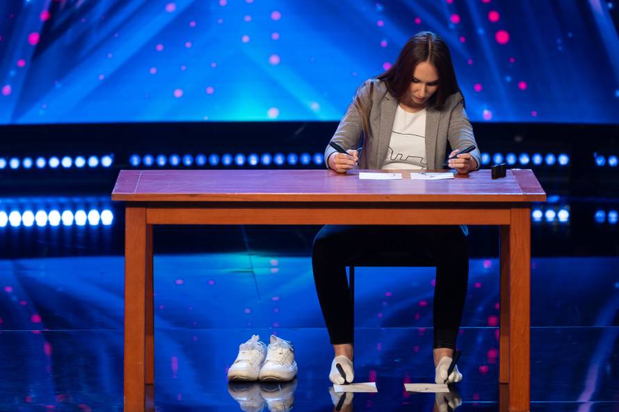 Pogledajte nastup koji je dobio prvi zlatni gumb u Supertalentu ove sezone! Mnogi oduševljeni