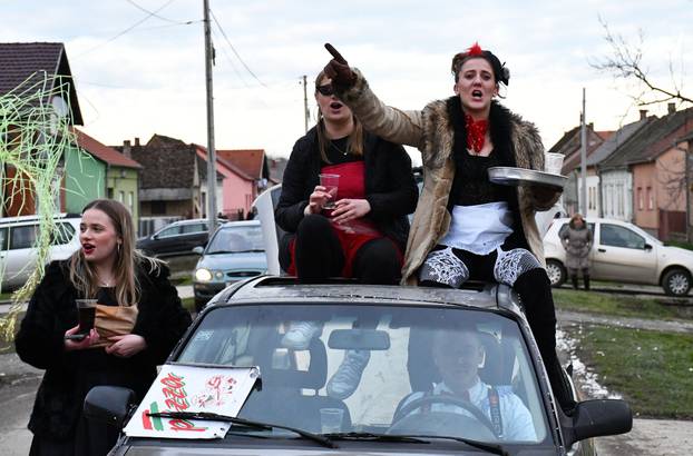 Donja Bebrina: Urnebesni pokladni utorak u Donjoj Bebrini