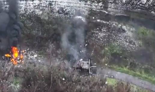 Trpinjska cesta u Pokrovsku. Ukrajinci rasturili rusku kolonu