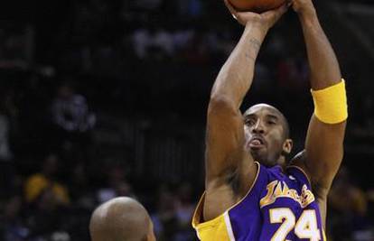 NBA doigravanje: Lakersi prošli, sramota Hornetsa  