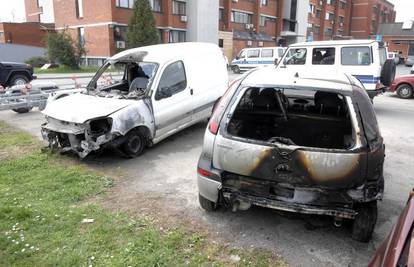 U Osijeku huligani zapalili dva auta i dva kontejnera 