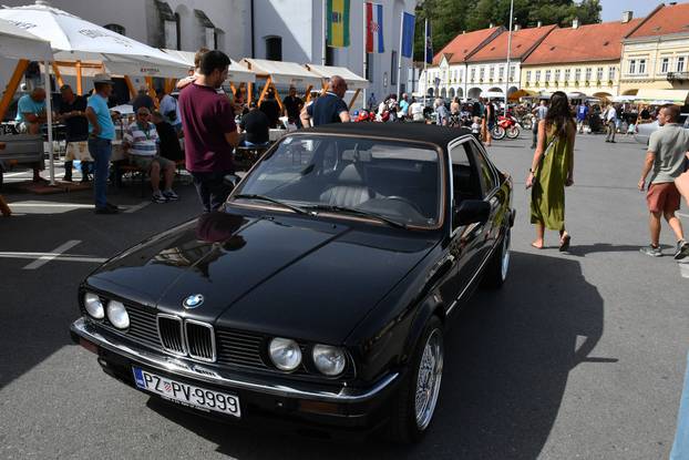 Požega: Čuveni modeli izloženi u sklopu oldtimer manifestacije"Trophy Zlatnom dolinom 2026."