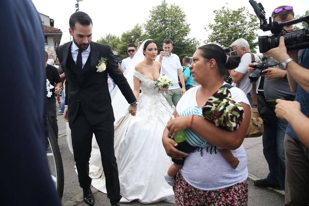 Oženio se posinak Lepe Brene: Na svadbu je pozvan i Bandić?