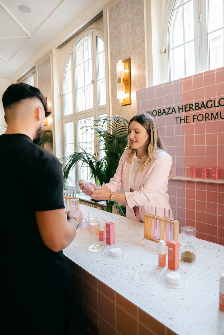 Biobaza predstavila HerbaGlow® Essentials liniju za lice za kožu kojoj treba svježina