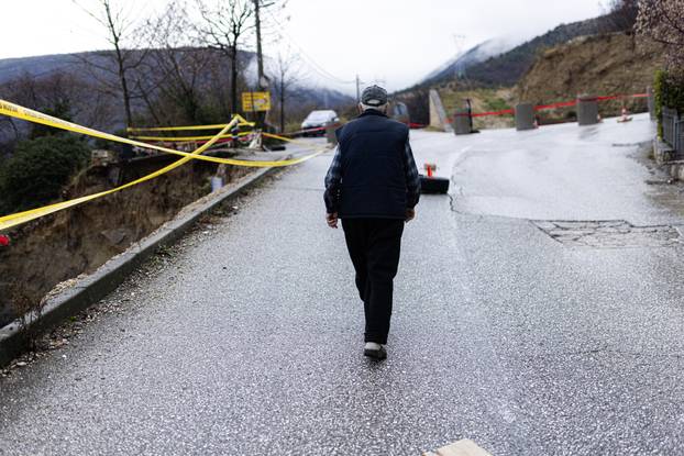 Zbog obilnih padalina na nekoliko lokacija kod Mostara došlo je do klizišta