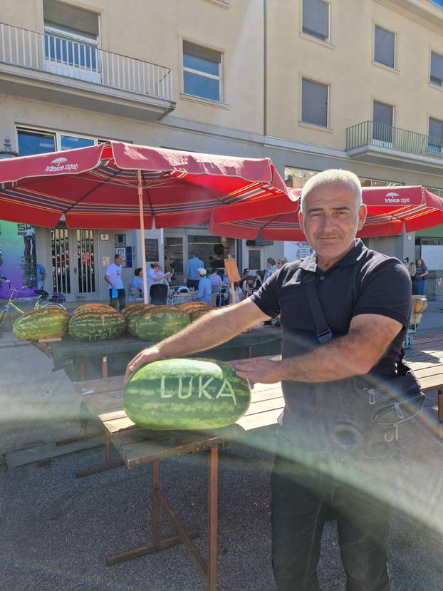 FOTO Jedini ima personalizirane lubenice: 'Kćer mi je dala ideju pa sad posao ide kao lud...'