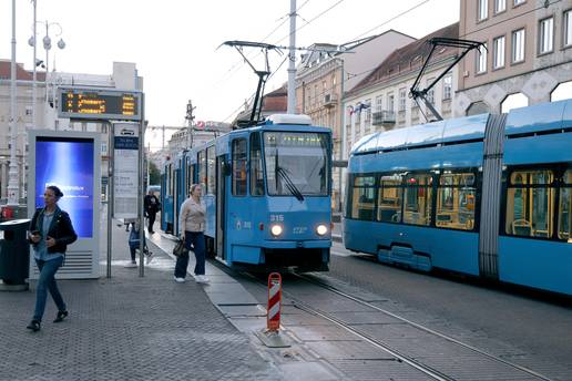 Tramvaji i busevi normalno voze, Toma&scaron;evi&cacute; poslao poruku