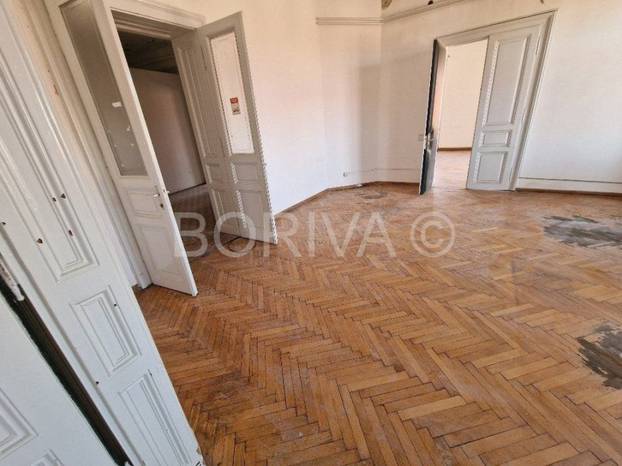 FOTO Za ovaj stan u Zagrebu traže 600.000 €: 'Nije saniran od potresa. Treba renovaciju'