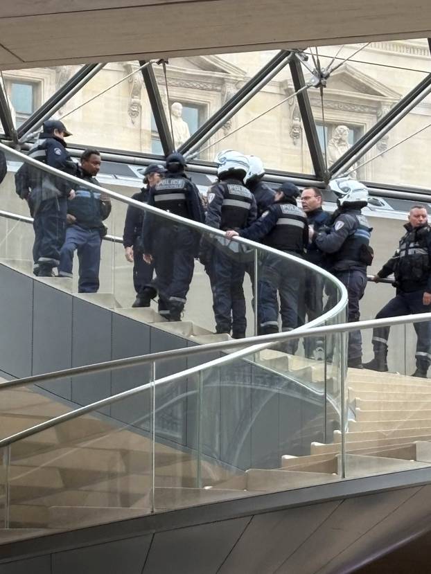 Thieves steal priceless jewels from Paris' Louvre in brazen daylight heist