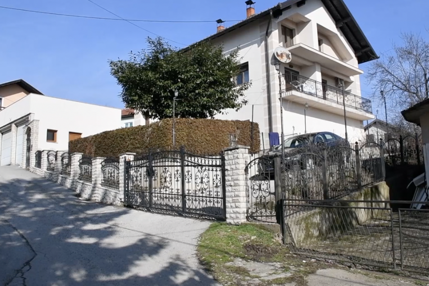 Doboj: Obiteljska kuća ubijenog Saše Kulišića u naselju Vidikovac u Doboju