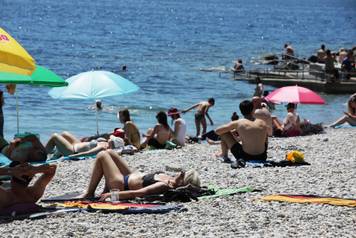 Rijeka: Kupa&ccaron;i na gradskoj pla&zcaron;i na Kantridi.