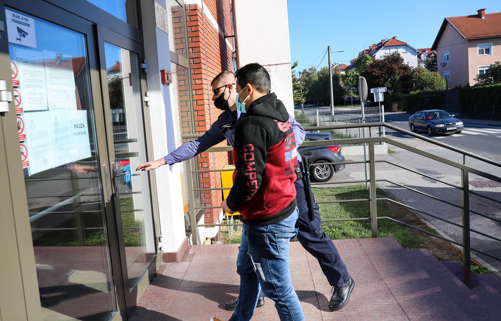 Ekskluzivne fotografije: Ovo je Brazilka koja je progutala kilu koke, doveli je u Veliku Goricu