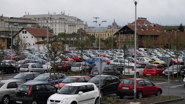 Velika pobuna protiv novog sustava naplate: Stanari će biti prisiljeni duplo plaćati parking