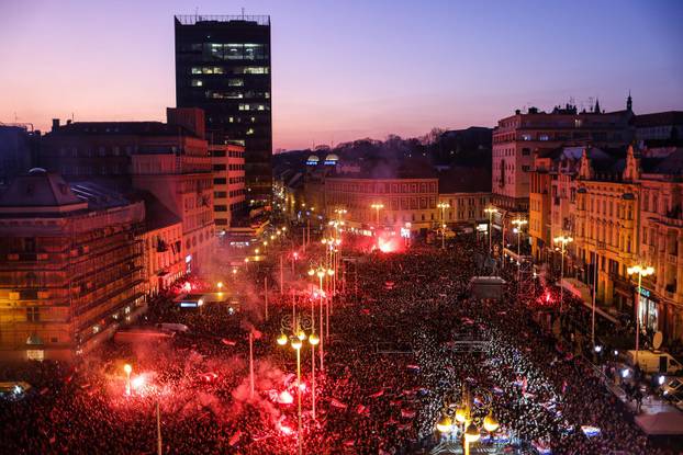 Zagreb: Bakljada na svečanom dočeku hrvatske rukometne reprezentacije