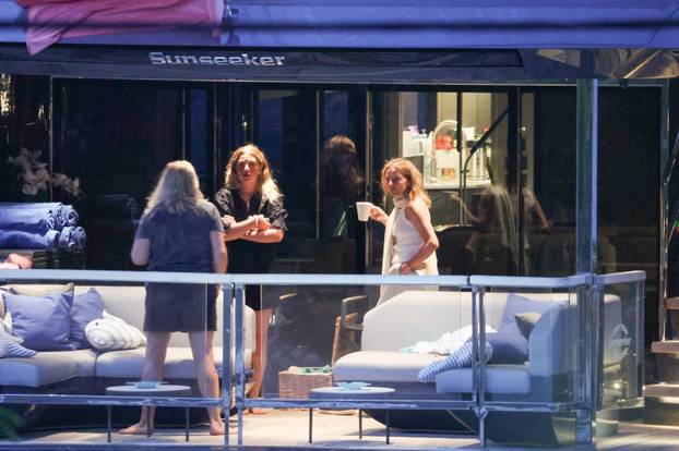 Bivša "Spajsica" Geri Halliwell sa suprugom Christianom i djecom uživa u ljetovanju na Jadranu