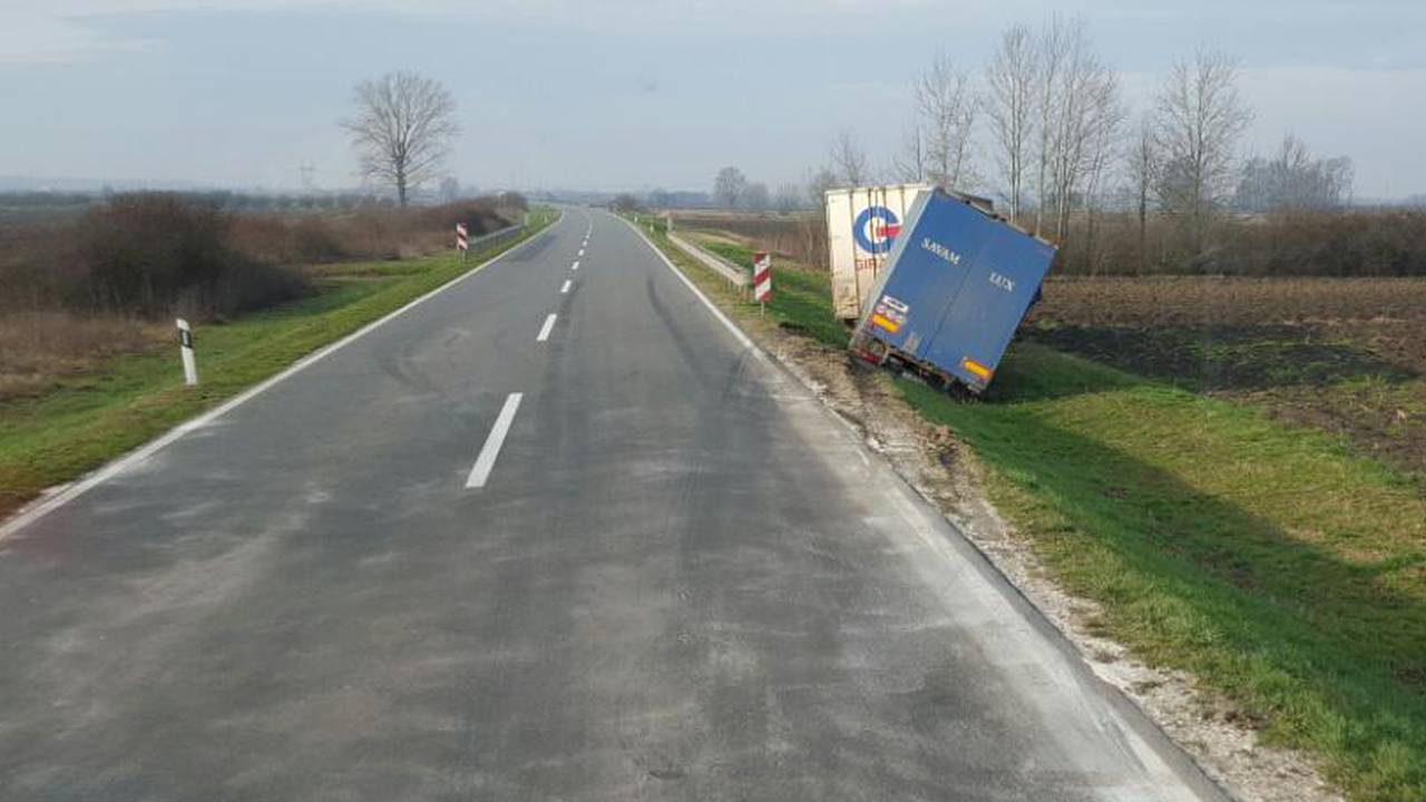 Bilo ga strah: Pet noći spavao u skršenom kamionu kraj ceste