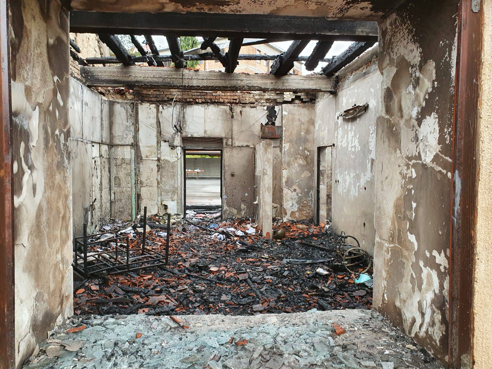 Požar gasili šest sati: 'Dvorana je izgorjela skoro do temelja'