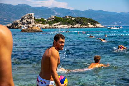 Sunce, Jadransko more, brodice i - vaterpolo: Barakude zaigrale na korčulanskom arhipelagu