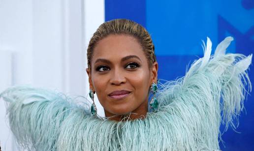 Beyonce polugola sjedi na konju na naslovnici novog albuma: 'Na ovo smo čekali kraljice'